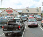 Werbung für Brustkrebs-Zentren in den USA zum
Beispiel auf Parkplätzen vor Fastfood-Restaurants