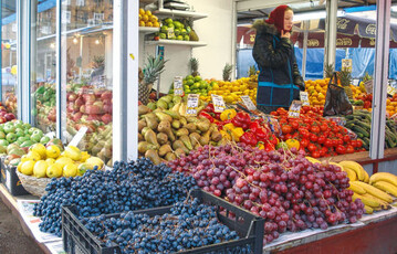 Obst- und Gemseverkauf auf
der Strae in der russischen
Hauptstadt Moskau