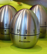 Floramite wirkt gegen alle Stadien der
Spinnmilben, auch gegen Eier, was
diese Werbeidee in Form einer Eieruhr
ausdrückt.