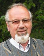 Rolf Jakobs ist freier Handelsvertreter
für Folien- und Glasgewächshäuser,
unter anderem für die französische
Firma BN Serres (CMFGROUPE) und
Siedenburger-Gewächshausbau.