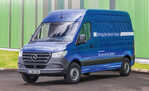 Der Mercedes-Benz eSprinter ist als 3,5 t-Variante mit Hochdach erhältlich.