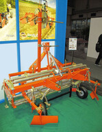 Neuer Folienleger von Checci & Magli:
Der Rollenhalter erlaubt unter anderem
einen schnelleren Rollenwechsel.