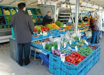 1 Dieser satte Wochenmarktstand des
Staufenhofs lohnt die Mhen fr den
optimierten Auf- und Abbau.