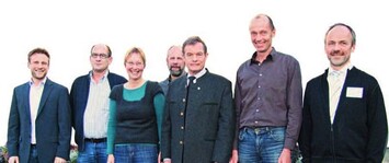 Sie lieen zum Thema Bio-Spargel fast keine Fragen mehr offen: (v.l.n.r.) Marco Schmitt,
Sepp Keil, Birgit Rascher, Reinhard Brunner, Peter Strobl, Andreas Fritzsche-Martin, Andreas
Schmitt, Moderator der Tagung, Amt fr Landwirtschaft und Forsten, Frth;