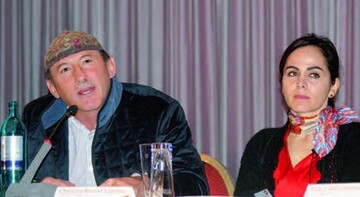 Christine Brunel-Ligneau und Hans Peter Reust: Behalten
Sie China im Auge. Wer kann, sollte sich schon jetzt mit dem
chinesischen Markt verbinden.