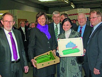 (v.l.n.r.) Reiner Borrmann, Bundesministerin Ilse Aigner;
Bernd-Carsten Hiebing, Mitglied des Landtages Niedersachsen,
Gitta Connemann, Bernd Busemann, Niedersächsischer
Landtagspräsident, und Gerhard Schulz, BOG-Vorsitzender