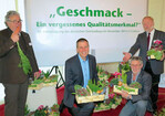 Das Bild zeigt den Vorstand der Bundesfachgruppe Gemüsebau mit dem Vorsitzenden Christian Ufen (2.v.l.), den Stellvertretern Willi Böck (l.) und Theo Germes (3.v.l) und Geschäftsführer Jochen Winkhoff (r.).