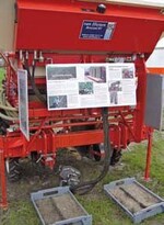 Sämaschine mit Vorrichtung
zum Abstreuen der Aussaaten