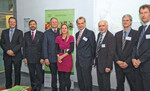 Machen sich gemeinsam stark für das Kompetenznetz WeGa
(v.r.n.l.): Dr. Martin Geyer, Prof. Dr. Thomas Rath, ZVG-Generalsekretär
Dr. Siegfried Scholz, Ministerialdirigent Clemens
Neumann, Prof. Dr. Monika Schreiner (IGZ), Gerhard Schulz,
BOG-Vorsitzender, Prof. Dr. Georg Backhaus, Julius-Kühn-
Institut (JKI), Prof. Dr. Folkhard Isermeyer, JKI-Präsident