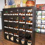 In dem Naturkostladen Konfitee von
Lars Grossmann werden unter anderem
frei verkäufliche Pflanzendrogen angeboten.