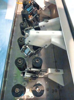 Deutlich massivere Halterungen
zeichnen die Universal-
Schälmaschine von
Hepro aus.