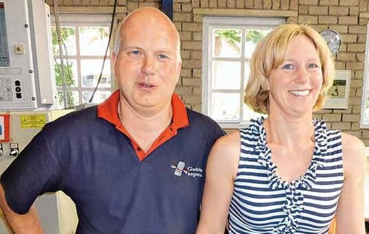 Walter und Trudie Gubbels lassen beim Spargel Vielfalt walten  die
Kunden genieen das.