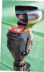 Meganet-Regner
aus Kunststoff,
die preiswerte
Alternative zu
Metallregnern,
hier mit dem Aufsatz
Road Guard