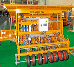 Die elektropneumatische Pflanzmaschine Typ R 2010 von Regero ist als Drei-Beete-Version zu bauen.