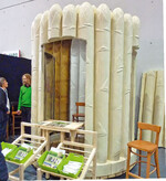 Diese Verkaufshütte von Kunststoffwerkstätten
Michael Pflüger fällt auf.