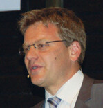 Dr. Martin Keller hat seit
dem 1. Juli 2012 die Geschäftsleitung
der fenaco
Gruppe in der Schweiz übernommen.