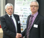 INDEGA-Präsident Prof. Dr.
Matthias Diezemann (l). begrüßt
Thomas Kampa (r.) mit
seinem Unternehmen Water
Future Systems als neues
Mitglied in der Interessenvertretung.