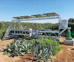 Agrarroboter „Davegi“ mit beweglichen Solarmodulen.