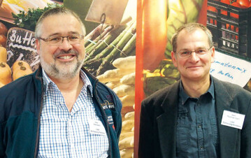 Nils Seils (l.) und Thomas Hanf (r.) kennen sich aus mit den typischen Fehlern beim Spargelstechen und pldieren fr Schulungen, die sich auch wirtschaftlich schnell rechnen.