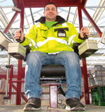 Titelthema: Wie Mitarbeiter glücklich werden, erste Ergebnisse
der Mitarbeiter-Zufriedenheitsstudie des ZBG