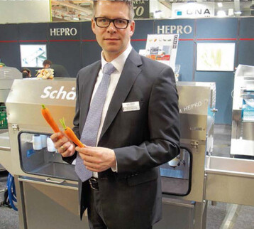 Jens Frommann zeigte Mhren, die mit der Hepro-Schlmaschine geschlt wurden. 