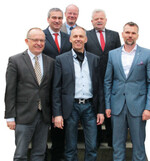 Sie repräsentieren Bayer CropScience Deutschland GmbH (v.l.n.r.): Georg Beer, Leiter Vertriebsteam Sonderkulturen, Heinz Breuer, Leiter Unternehmenskommunikation, Dr. Torsten Griebel, Beratungs- und Marketingmanager, Frank Kuhmann, Kundenmarketing Sonderkulturen, Jörg Geithel, Beratungsund Marketingmanager Sonderkulturen, und neuerdings Tobias Bendig, Entwicklungsmanager Sonderkulturen.