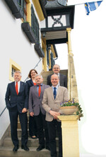 Gemüsebau, Obstbau, Wein und Hopfen, waren die Themen der Fachleute von Bayer Crop- Science: (hinten) Birte Tschentke und Georg Beer sowie (vorne v.l.) Dr. Helmut Schramm, Jörg Geithel und Dr. Torsten Griebel.