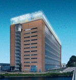 Heute wird Salat
geerntet oder frischer Fisch
gefangen, die Leuchtschrift
auf dem Dach rückt die
„ultralokale Produktion“ ins
Blickfeld.