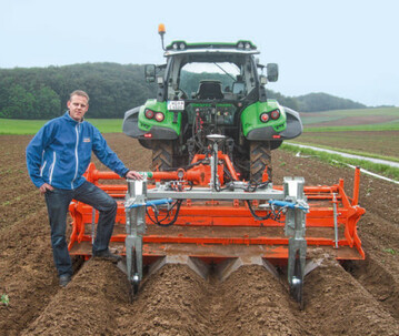 Rik van Bruggen, SBG precision farming, mit dem System gesteuerter Lenkscheiben