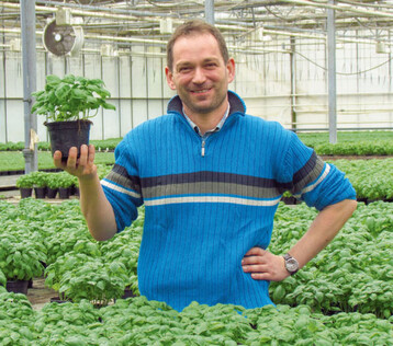 Jan Will sieht sich durch die Umstellung
auf biologische Bewirtschaftung sehr viel
flexibler, weil er seine Produkte sowohl bio
als auch konventionell vermarkten kann.