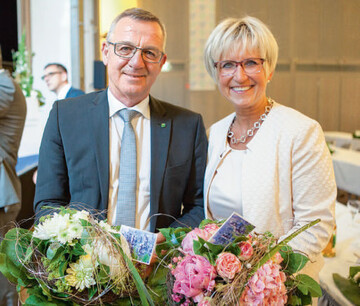 ZVG-Prsident Jrgen Mertz (l.) mit Eva Khler-Theuerkauf, die dem neuen Landesverband Gartenbau Nordrhein-Westfalen als Prsidentin vorsteht.