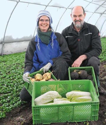 Sepp Hecker und
Tochter Elisabeth Baierl
bauen viele Spezialitten
an.