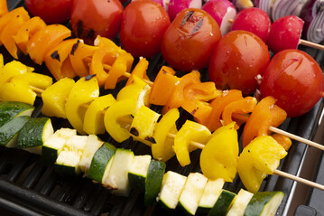 Freunde der aromatischen Grillkunst fllen ihre Teller in diesem Sommer mit farbenfrohem und knackigem Gemse.