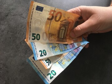 Zum 1. Juli erhalten Rentner/innen mehr Geld. 