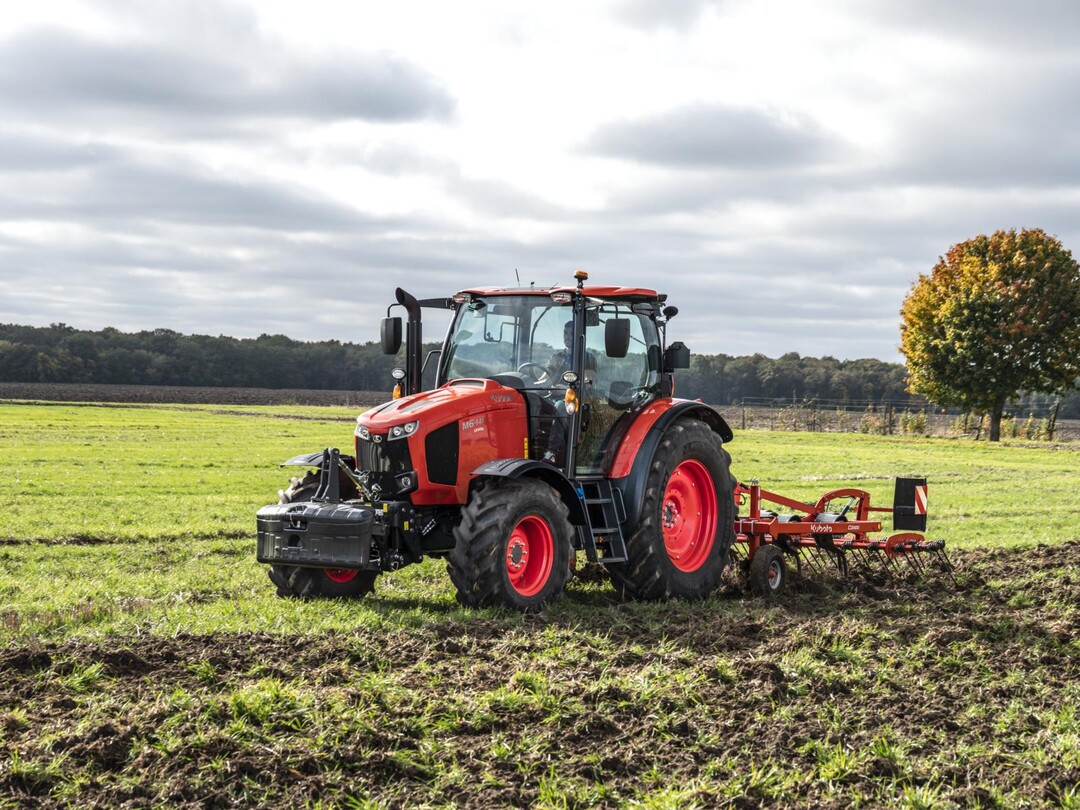 Kubota M6-111U