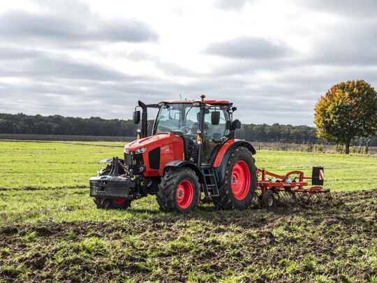 Kubota M6-111U
