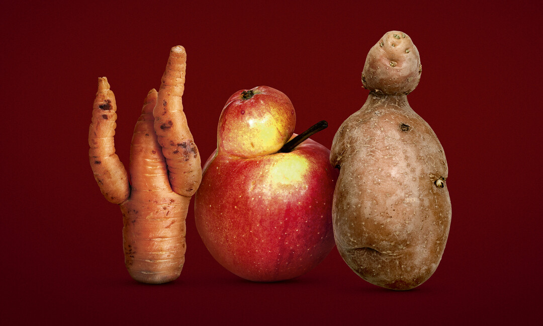 Seit dieser Woche können Kunden bei Kaufland krummes Obst und Gemüse zu günstigeren Preisen kaufen. Die Aktion "Die etwas Anderen" werden zusätzlich mit verschiedenen Werbeaktionen beworben.
