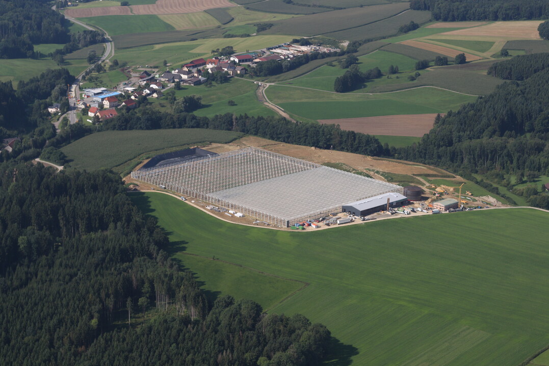 Der 4 ha groe Bau ist das bis dato grte Gewchshaus in Sddeutschland.