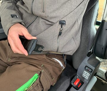 Auch fr Traktorfahrer gilt die Anschnallpflicht.