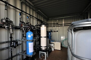 Mobile "Physics for food" Wasseraufbereitungsanlage in der Cosun Beet Company Anklam. Demonstrator inklusive Grob- und Feinfilter, Ozon-, UV-, Aktivkohle-, Ultraschall-, Plasma- und PEF-Modulen. 
