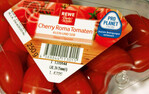 „ProPlanet – Soziale Bedingungen verbessern“ – auf dem
kleinen blauen Button neben dem Produkt Cherrytomaten
weist Rewe auf ihre Nachhaltigkeits-Eigeninitiative hin.