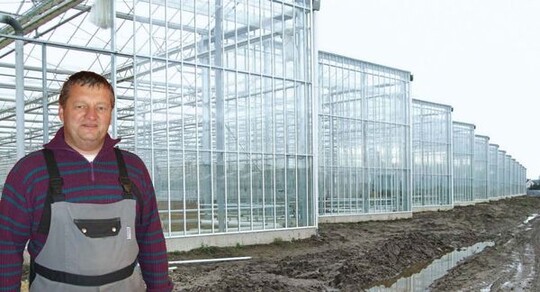 Michael Br�ckner, Berufspolitiker
und Betriebsleiter: �Ich sehe mich als
Verwalter meines Betriebes und damit
in der Verpflichtung, ihn nachhaltig zu
f�hren. also so zu investieren, dass die
n�chste Generation den Hof m�glichst
problemlos �bernehmen kann.�