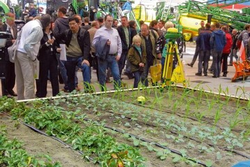 Unterschiedliche Bewsserungs-
Systeme fr nahezu alle Bereiche
bietet John Deere Water2