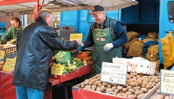 Service-Orientierung ist ein Teil der
Unternehmensstrategie, und eine serviceorientierte
Kommunikation sichert
Stammkundschaft.
