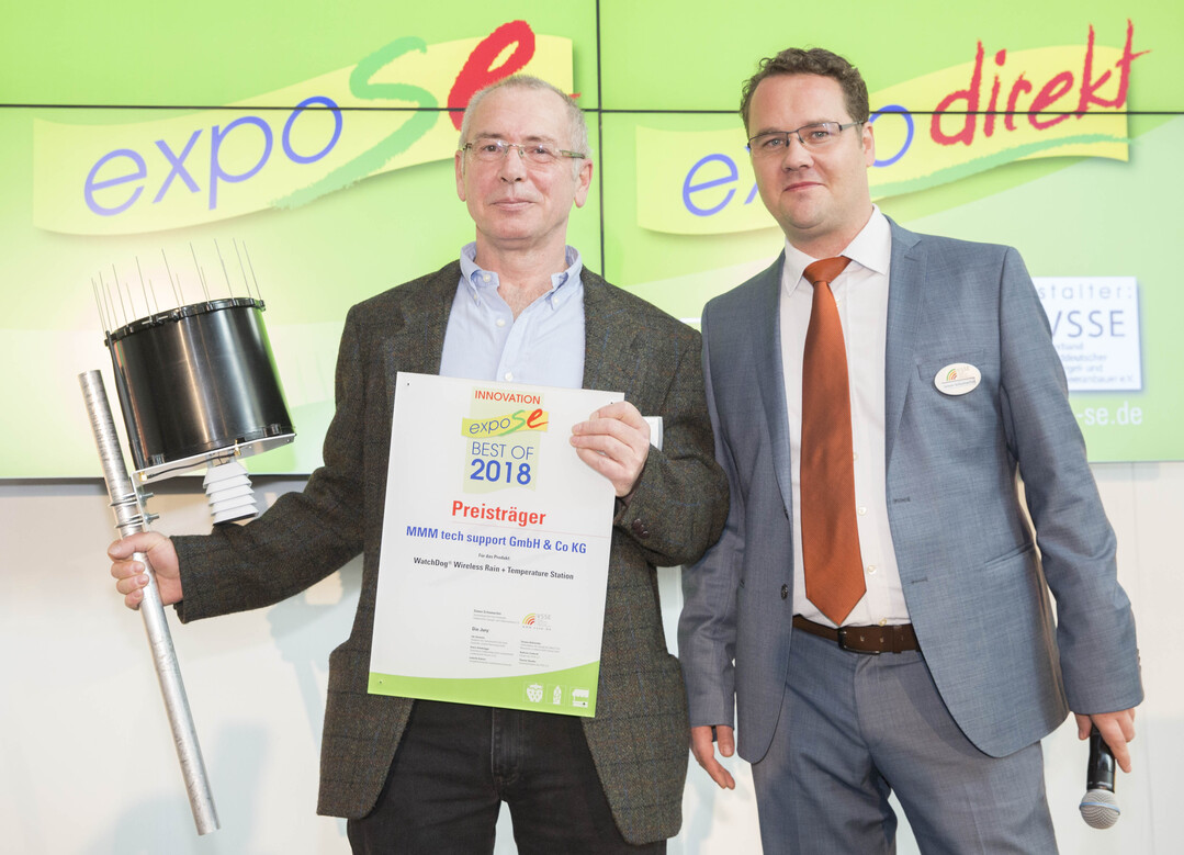 Innovationspreis fr WatchDog Wireless Rain + Temperature Station von MMM tech support Dr. Tino Mosler, MMM tech support, (l.) und Simon Schumacher, VSSE-Vorstandssprecher (r.).