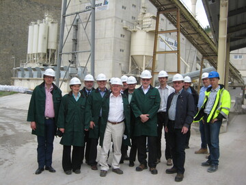 Die DLG-Prfungskommission Dngekalke im Kalkwerk Gfrrer.
